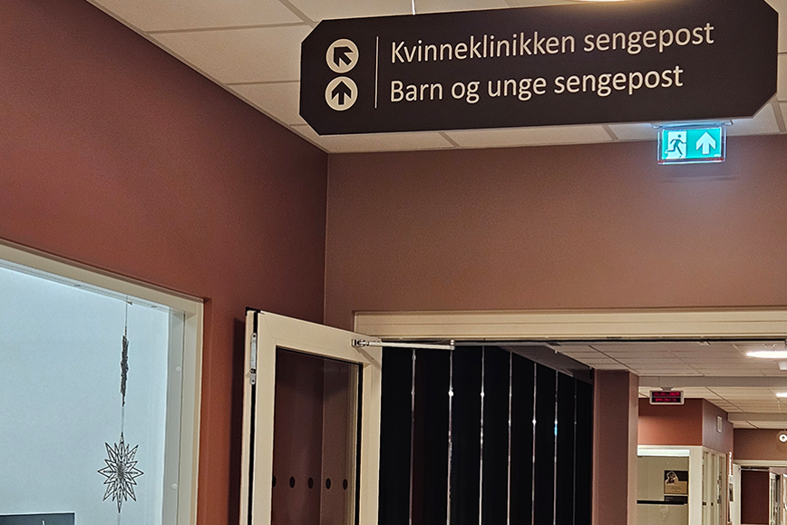 Oversiktsbilde frå inngangen til den nye sengeposten til kvinneklinikken